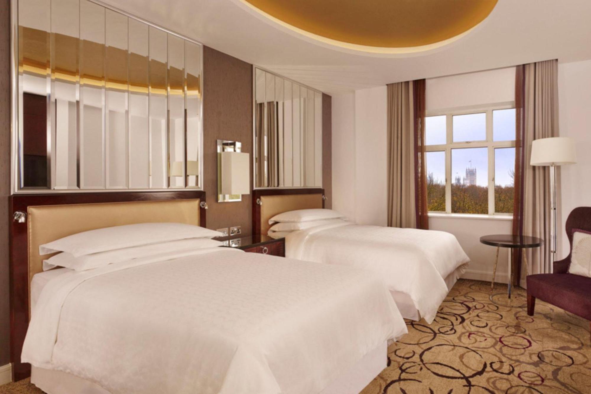 Отель Sheraton Grand Park Lane