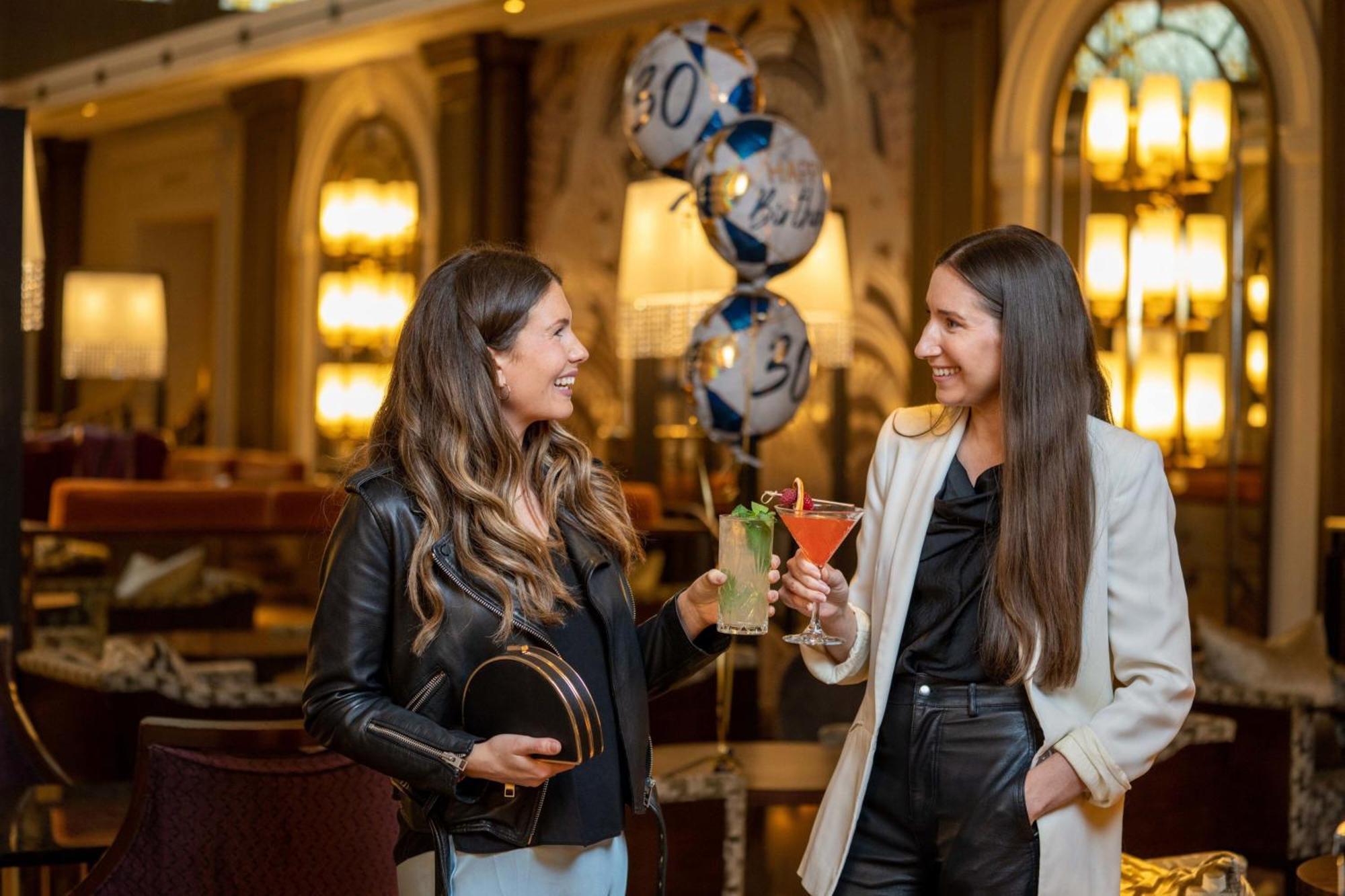 Отель Sheraton Grand Park Lane 5*