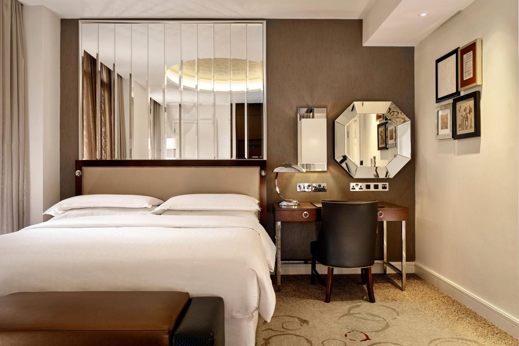 Sheraton Grand Park Lane Отель 5*