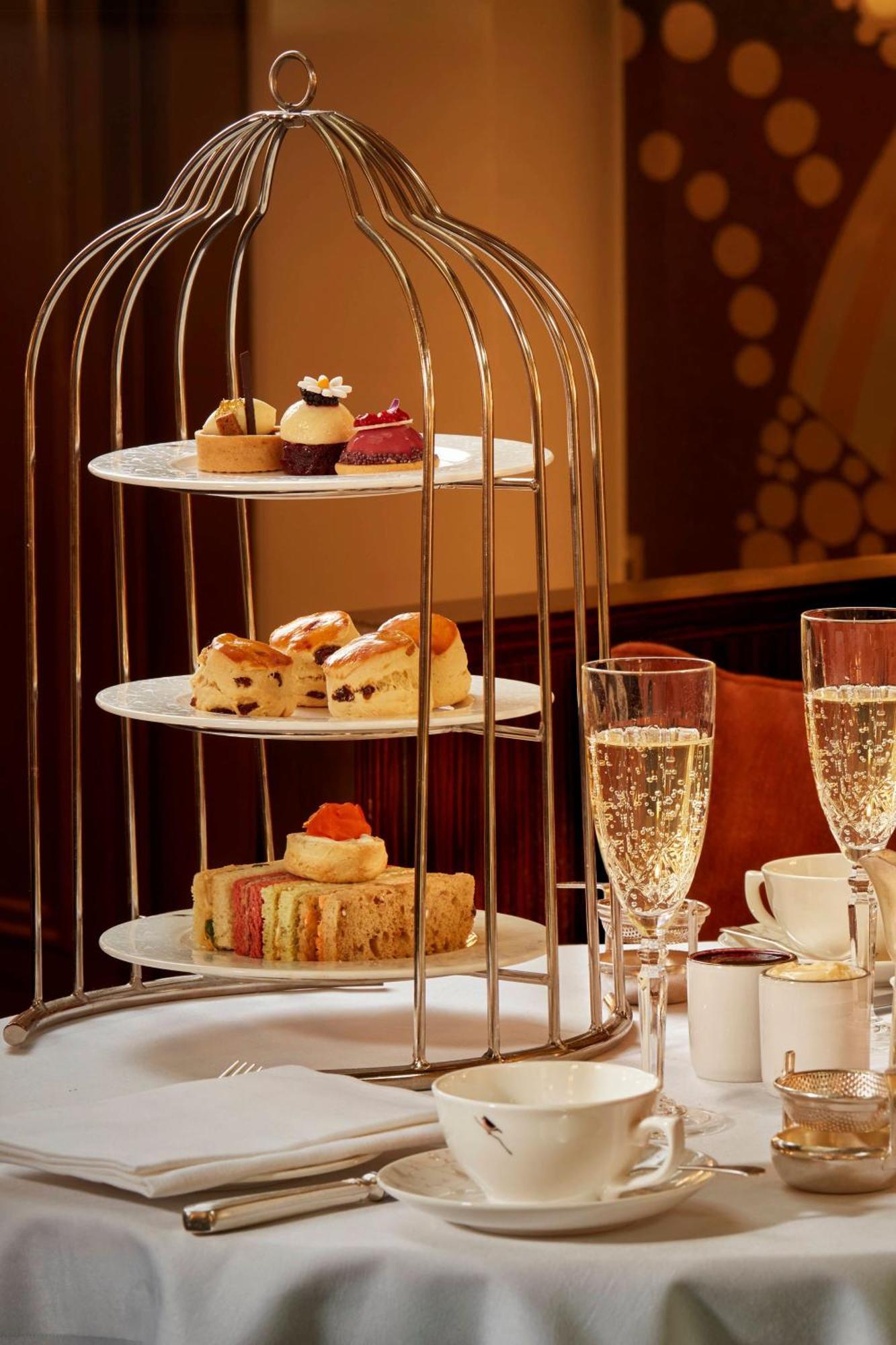 Отель Sheraton Grand Park Lane Лондон